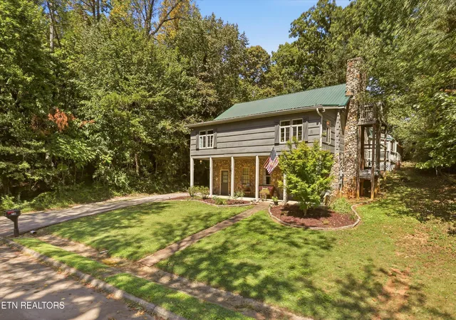 Photo 4 of Single family home for sale at 716 Regent Ct, Maryville, TN 37803 | MLS# 1355050 | Listing updated on 2026-09-22