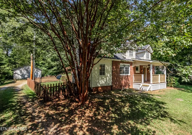 Photo 4 of Sale Pending at 138 Crescent Rd, Norris, TN 37828 | MLS# 1355128 | Listing updated on 2026-09-12