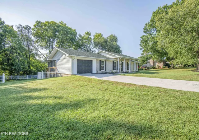 Photo 4 of Single family home for sale at 1732 Leconte Dr #1732, Maryville, TN 37803 | MLS# 1355502 | Listing updated on 2026-09-17