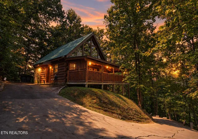 Photo 1 of Single family home for sale at 3823 Dollys Dr, Sevierville, TN 37876 | MLS# 1355041 | Listing updated on 2026-10-06