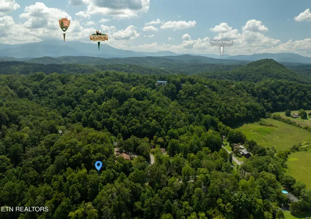 Photo 3 of Single family home for sale at 3823 Dollys Dr, Sevierville, TN 37876 | MLS# 1355041 | Listing updated on 2026-10-06