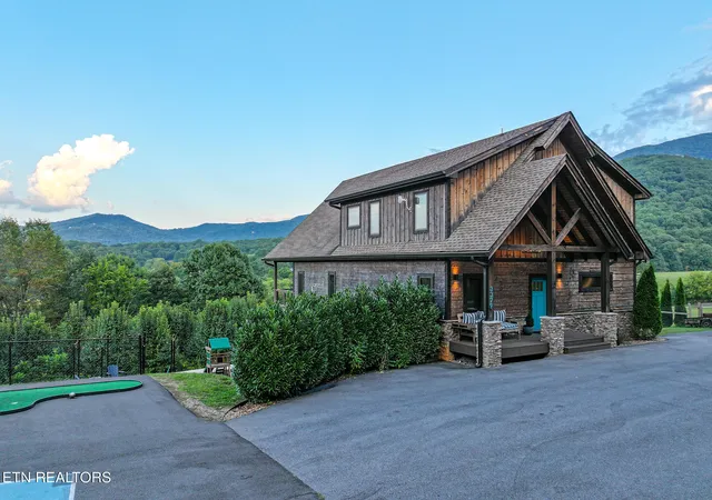 Photo 1 of Single family home for sale at 3379 Robeson Rd, Sevierville, TN 37862 | MLS# 1355054 | Listing updated on 2026-09-11