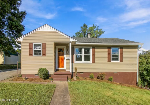 Photo 1 of Single family home for sale at 104 Alger Rd, Oak Ridge, TN 37830 | MLS# 1355627 | Listing updated on 2026-10-05
