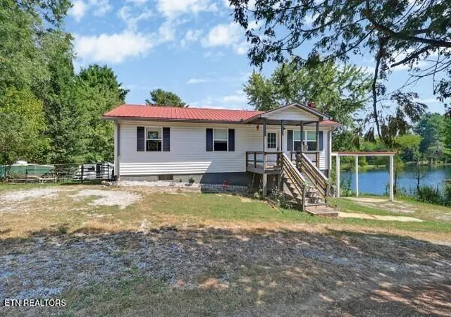 Photo 1 of Sale Pending at 515 Silver Lake Dr, Jamestown, TN 38556 | MLS# 1355048 | Listing updated on 2026-09-23