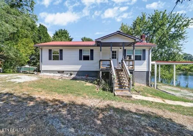 Photo 3 of Sale Pending at 515 Silver Lake Dr, Jamestown, TN 38556 | MLS# 1355048 | Listing updated on 2026-09-23