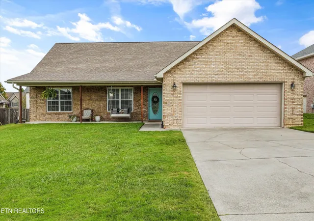 Photo 1 of Single family home for sale at 1216 Bastogne Dr, Maryville, TN 37801 | MLS# 1355086 | Listing updated on 2026-09-13