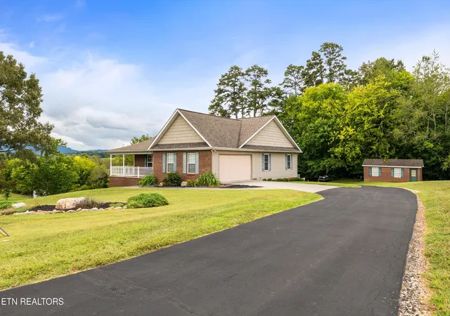 Photo 3 of Single family home for sale at 235 John Bouldin Dr, Maryville, TN 37801 | MLS# 1355123 | Listing updated on 2026-09-14