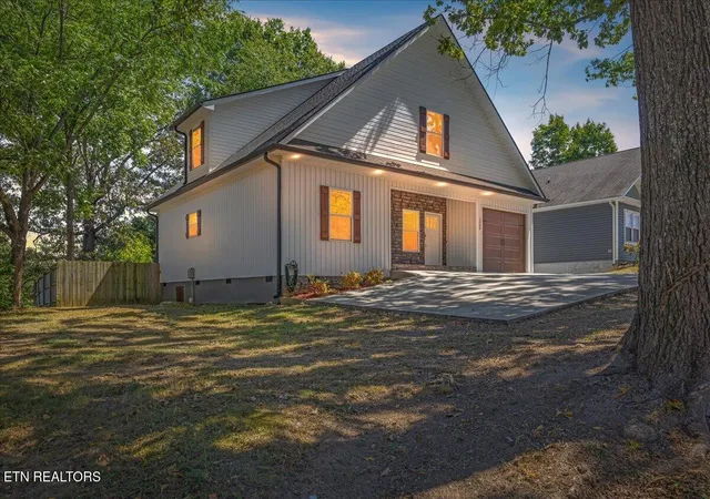 Photo 2 of Single family home for sale at 1503 Richardson St, Athens, TN 37303 | MLS# 1355097 | Listing updated on 2026-09-23