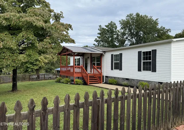 Single family home for sale at 304 Peach Tree Cir, Wartburg, TN 37887 | MLS# 1355276