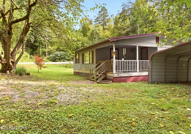 Photo 2 of Single family home for sale at 243 Smith Rd, Clinton, TN 37716 | MLS# 1355219 | Listing updated on 2026-09-14