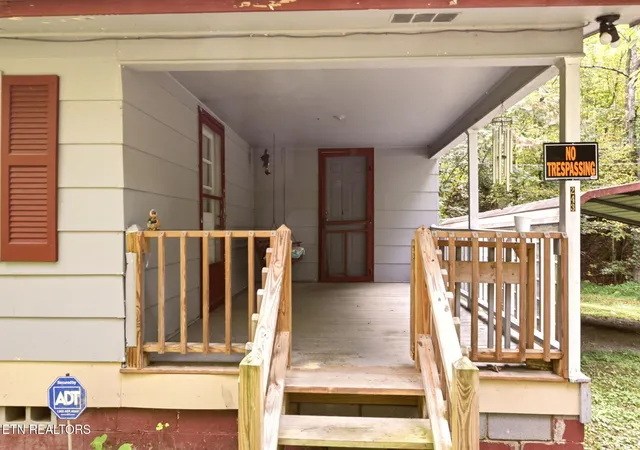 Photo 3 of Single family home for sale at 243 Smith Rd, Clinton, TN 37716 | MLS# 1355219 | Listing updated on 2026-09-14