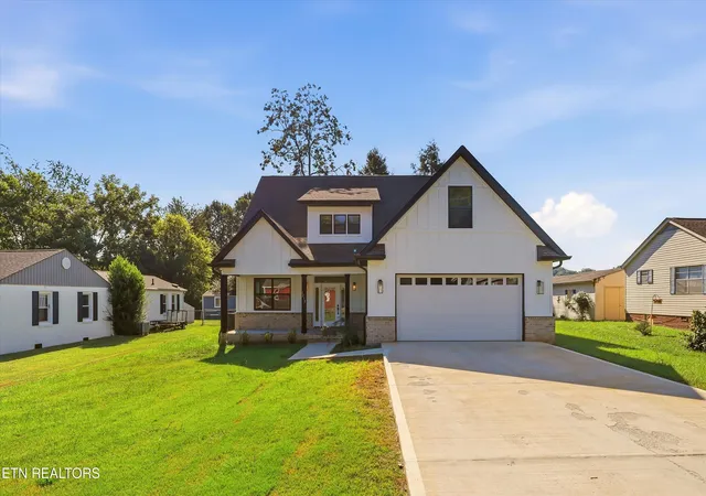 Photo 3 of Single family home for sale at 1212 Redwood Ave, Maryville, TN 37803 | MLS# 1355076 | Listing updated on 2026-09-11