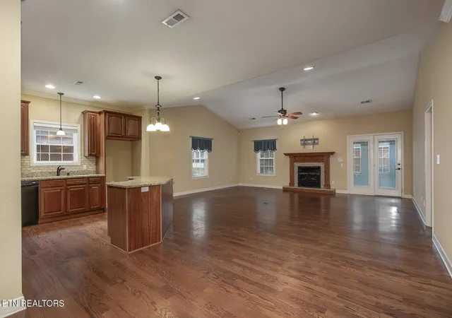 Listing Photo 4 - Condo for sale in building located at 190 Blackfoot Wy, Lenoir City, TN 37772