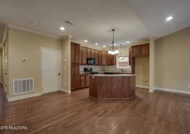 Listing Photo 5 - Condo for sale in building located at 190 Blackfoot Wy, Lenoir City, TN 37772
