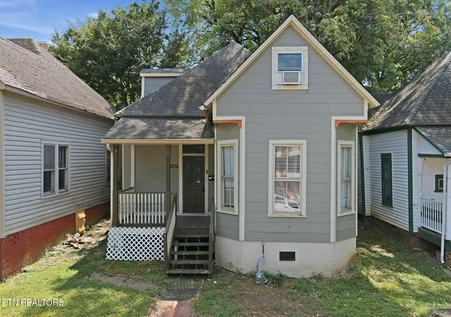 Photo 2 of Sale Pending at 1634 Forest Ave, Knoxville, TN 37916 | MLS# 1355134 | Listing updated on 2026-09-13