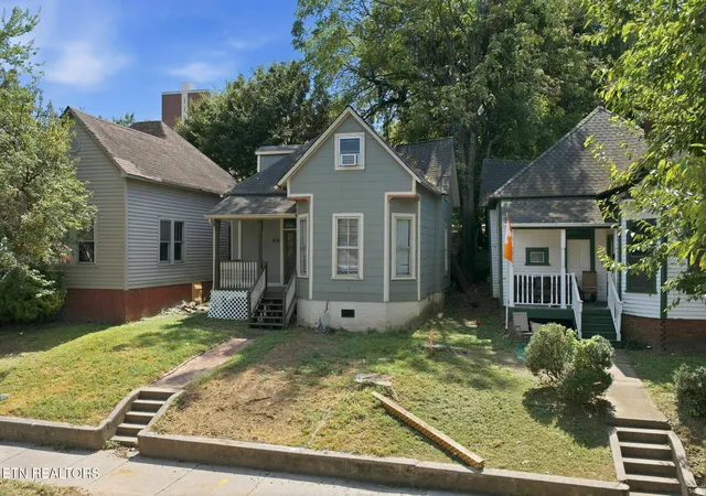 Photo 3 of Sale Pending at 1634 Forest Ave, Knoxville, TN 37916 | MLS# 1355134 | Listing updated on 2026-09-13