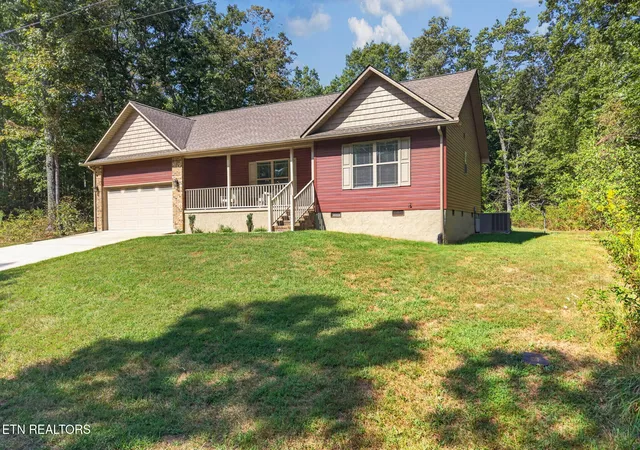 Photo 2 of Single family home for sale at 3015 Kiki Dr, Crossville, TN 38572 | MLS# 1355136 | Listing updated on 2026-09-13