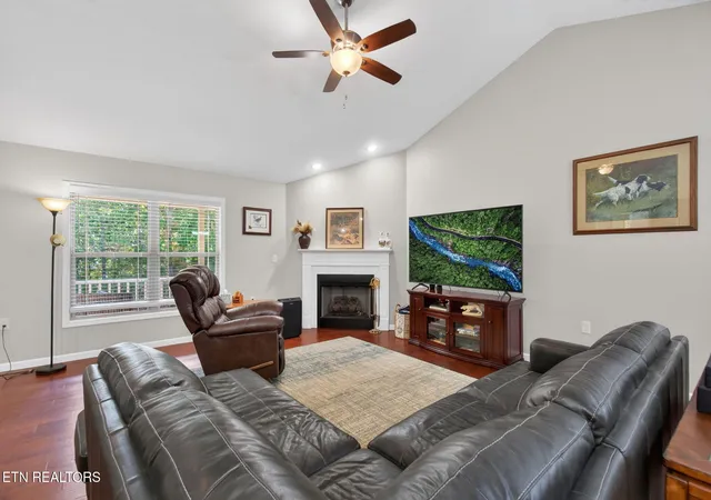 Photo 3 of Single family home for sale at 3015 Kiki Dr, Crossville, TN 38572 | MLS# 1355136 | Listing updated on 2026-09-13