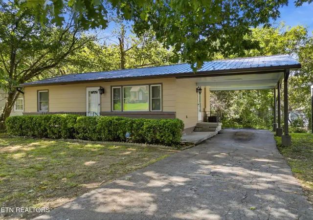 Photo 1 of Single family home for sale at 4505 W Martin Ml Pike, Knoxville, TN 37920 | MLS# 1355186 | Listing updated on 2026-10-09