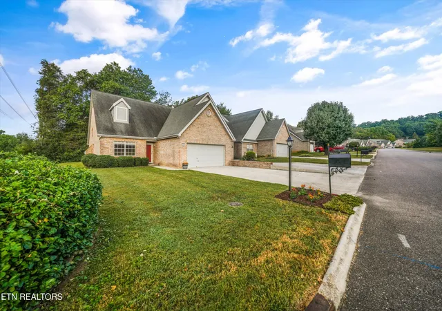 Photo 3 of Single family home for sale at 3315 Laurel View Rd, Knoxville, TN 37917 | MLS# 1355115 | Listing updated on 2026-09-11