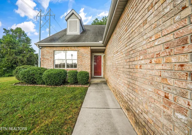 Photo 4 of Single family home for sale at 3315 Laurel View Rd, Knoxville, TN 37917 | MLS# 1355115 | Listing updated on 2026-09-11