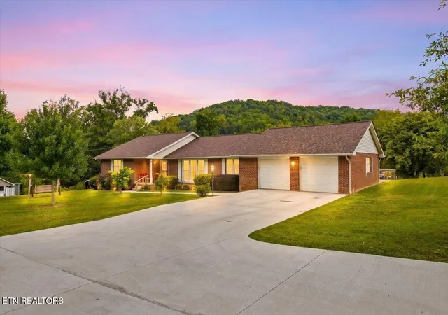 Photo 1 of Single family home for sale at 531 S Florence Ave, Jellico, TN 37762 | MLS# 1355318 | Listing updated on 2026-09-12