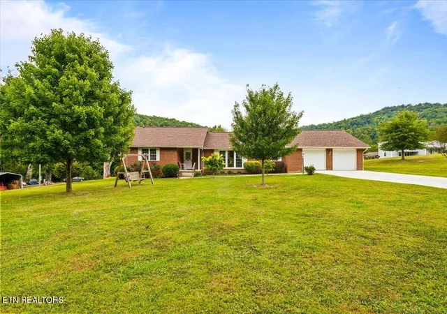 Photo 2 of Single family home for sale at 531 S Florence Ave, Jellico, TN 37762 | MLS# 1355318 | Listing updated on 2026-09-12