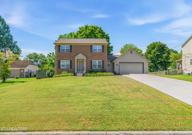 Photo 3 of Sale Pending at 9318 Collingwood Rd, Knoxville, TN 37922 | MLS# 1355507 | Listing updated on 2026-09-28