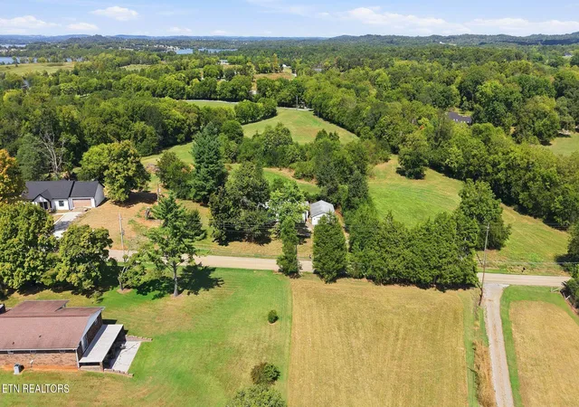 Photo 26 of Sale Pending at 341 Cedar Crst Ln, Friendsville, TN 37737 | MLS# 1355707 | Listing updated on 2026-10-02