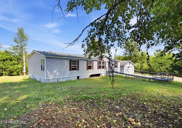 Photo 3 of Sale Pending at 341 Cedar Crst Ln, Friendsville, TN 37737 | MLS# 1355707 | Listing updated on 2026-10-02