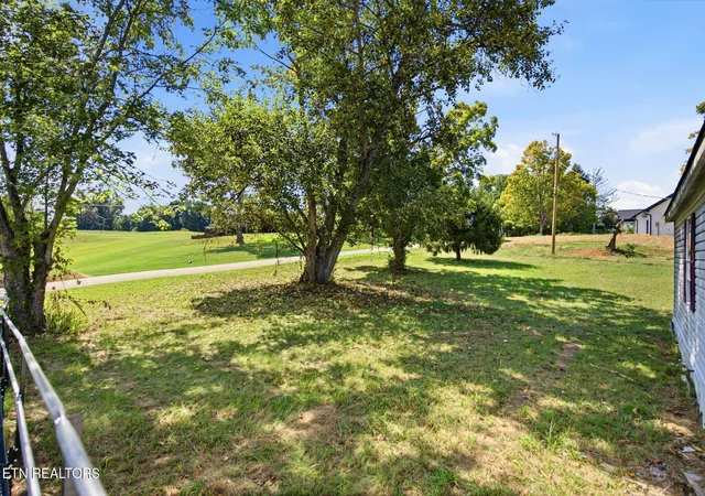Photo 4 of Sale Pending at 341 Cedar Crst Ln, Friendsville, TN 37737 | MLS# 1355707 | Listing updated on 2026-10-02