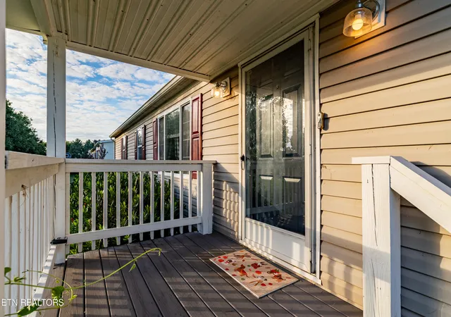 Photo 3 of Sale Pending at 1229 Mountain View Cir, Maryville, TN 37801 | MLS# 1355278 | Listing updated on 2026-09-16