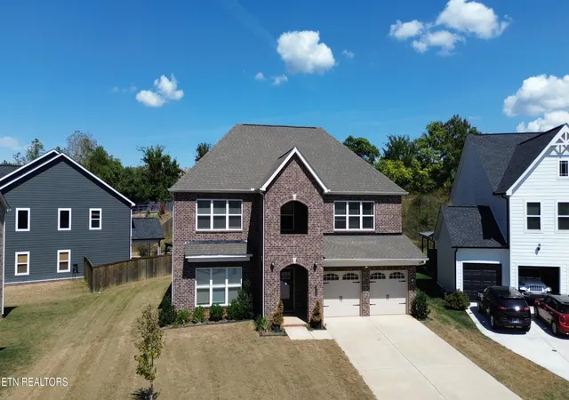 Photo 1 of Single family home for sale at 2714 Green Ash Ln, Knoxville, TN 37932 | MLS# 1355270 | Listing updated on 2026-09-27