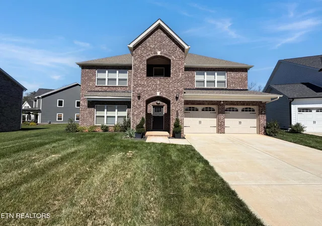 Photo 2 of Single family home for sale at 2714 Green Ash Ln, Knoxville, TN 37932 | MLS# 1355270 | Listing updated on 2026-09-27