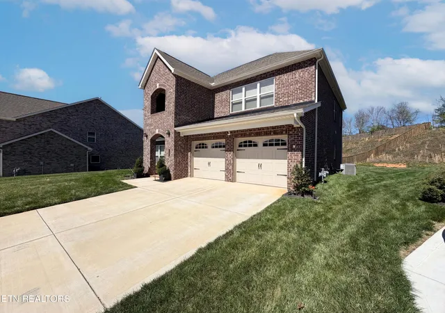 Photo 3 of Single family home for sale at 2714 Green Ash Ln, Knoxville, TN 37932 | MLS# 1355270 | Listing updated on 2026-09-27