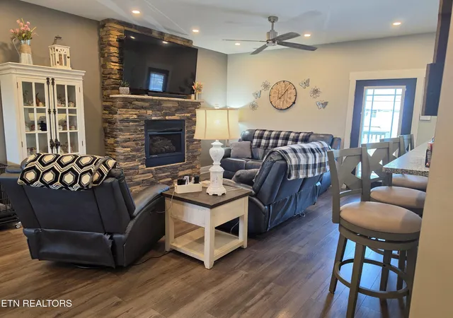 Photo 2 of Single family home for sale at 118 Stone Leigh Dr, New Market, TN 37820 | MLS# 1355301 | Listing updated on 2026-09-12