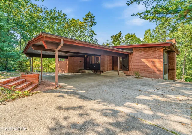 Photo 1 of Single family home for sale at 106 Elliott Cir, Oak Ridge, TN 37830 | MLS# 1355311 | Listing updated on 2026-10-08