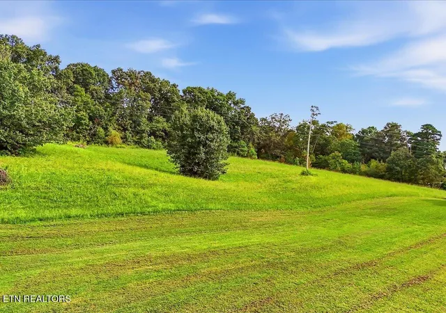 Photo 3 of Sale Pending at 1345 Warrensburg Rd, Whitesburg, TN 37891 | MLS# 1355160 | Listing updated on 2026-09-14