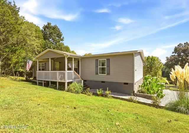 Photo 2 of Sale Pending at 3400 Williams Fry Rd, Lenoir City, TN 37771 | MLS# 1355360 | Listing updated on 2026-09-21