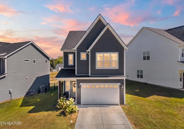 Photo 2 of Single family home for sale at 1645 Spring Berry Ln, Knoxville, TN 37924 | MLS# 1355485 | Listing updated on 2026-10-05