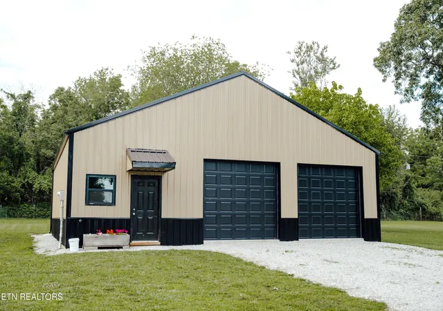 Photo 1 of Single family home for sale at 941 Pine Tree Rd, Jamestown, TN 38556 | MLS# 1355466 | Listing updated on 2026-09-22