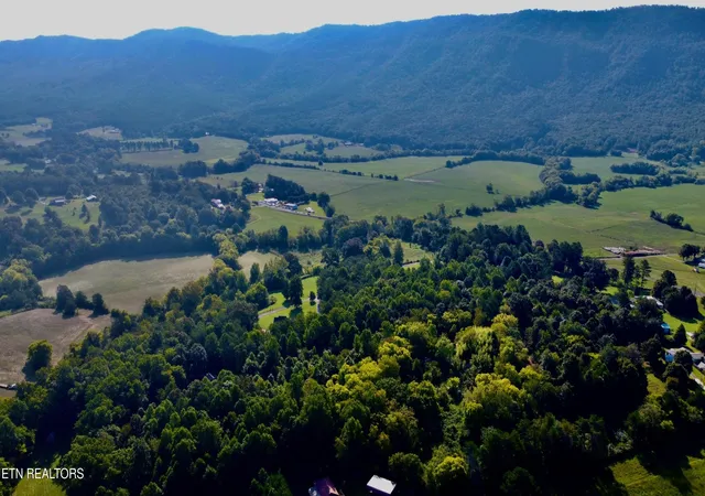 Photo 1 of Sale Pending at 210 County Rd 488, Etowah, TN 37331 | MLS# 1355346 | Listing updated on 2026-09-15