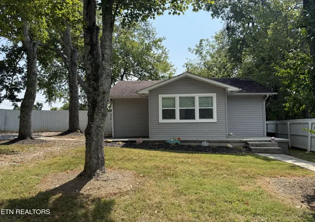 Single family home for sale at 918 N Wilder Ave, Rockwood, TN 37854 | MLS# 1355205
