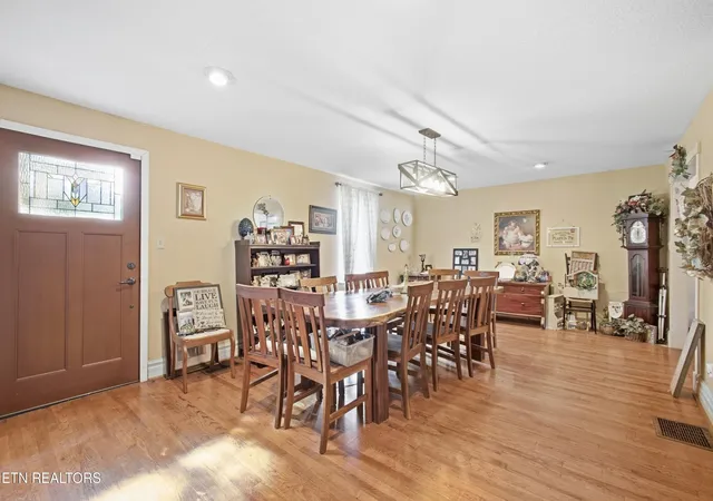 Photo 2 of Single family home for sale at 1124 Post Oak Valley Rd, Rockwood, TN 37854 | MLS# 1355753 | Listing updated on 2026-09-17