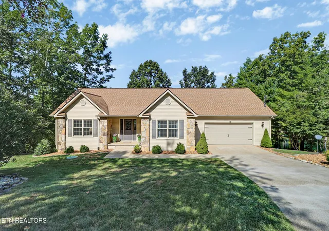 Photo 2 of Sale Pending at 16 Needham Ter, Crossville, TN 38558 | MLS# 1355356 | Listing updated on 2026-09-17