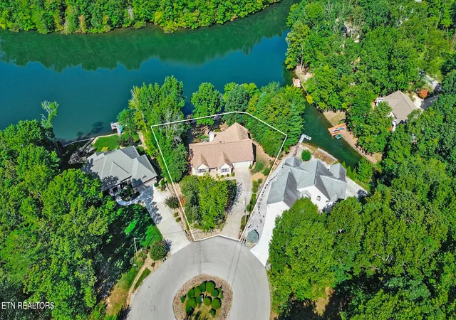 Photo 3 of Sale Pending at 16 Needham Ter, Crossville, TN 38558 | MLS# 1355356 | Listing updated on 2026-09-17