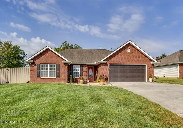Photo 1 of Single family home for sale at 249 Crk Stone Ln, Knoxville, TN 37924 | MLS# 1355642 | Listing updated on 2026-10-09