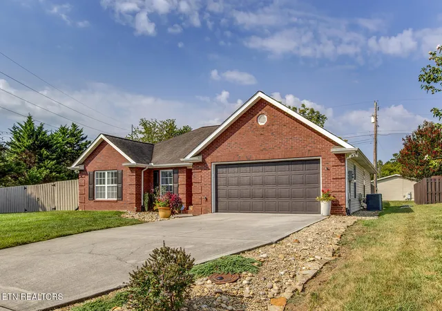 Photo 2 of Single family home for sale at 249 Crk Stone Ln, Knoxville, TN 37924 | MLS# 1355642 | Listing updated on 2026-10-09