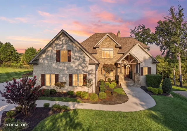 Single family home for sale at 404 Stone Villa Ln, Farragut, TN 37934 | MLS# 1355496