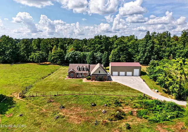 Photo 2 of Single family home for sale at 1095 Flt Rock Rd, Sparta, TN 38583 | MLS# 1355265 | Listing updated on 2026-09-11
